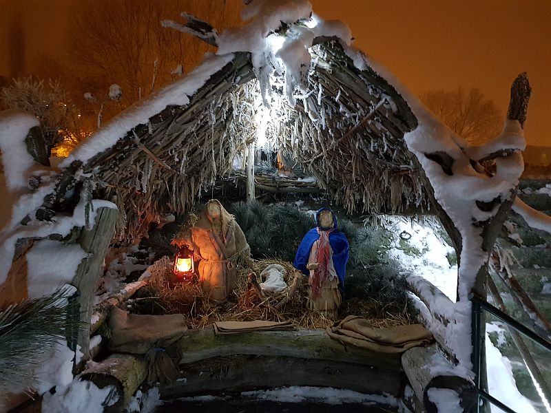 Osječki put Božićnih jaslica - prošećite gradom do Betlehema (do 12.01.)